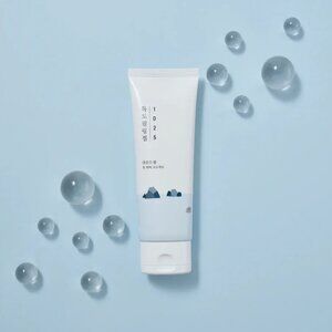 Gentle Hydrating Cleanser - Light Blue